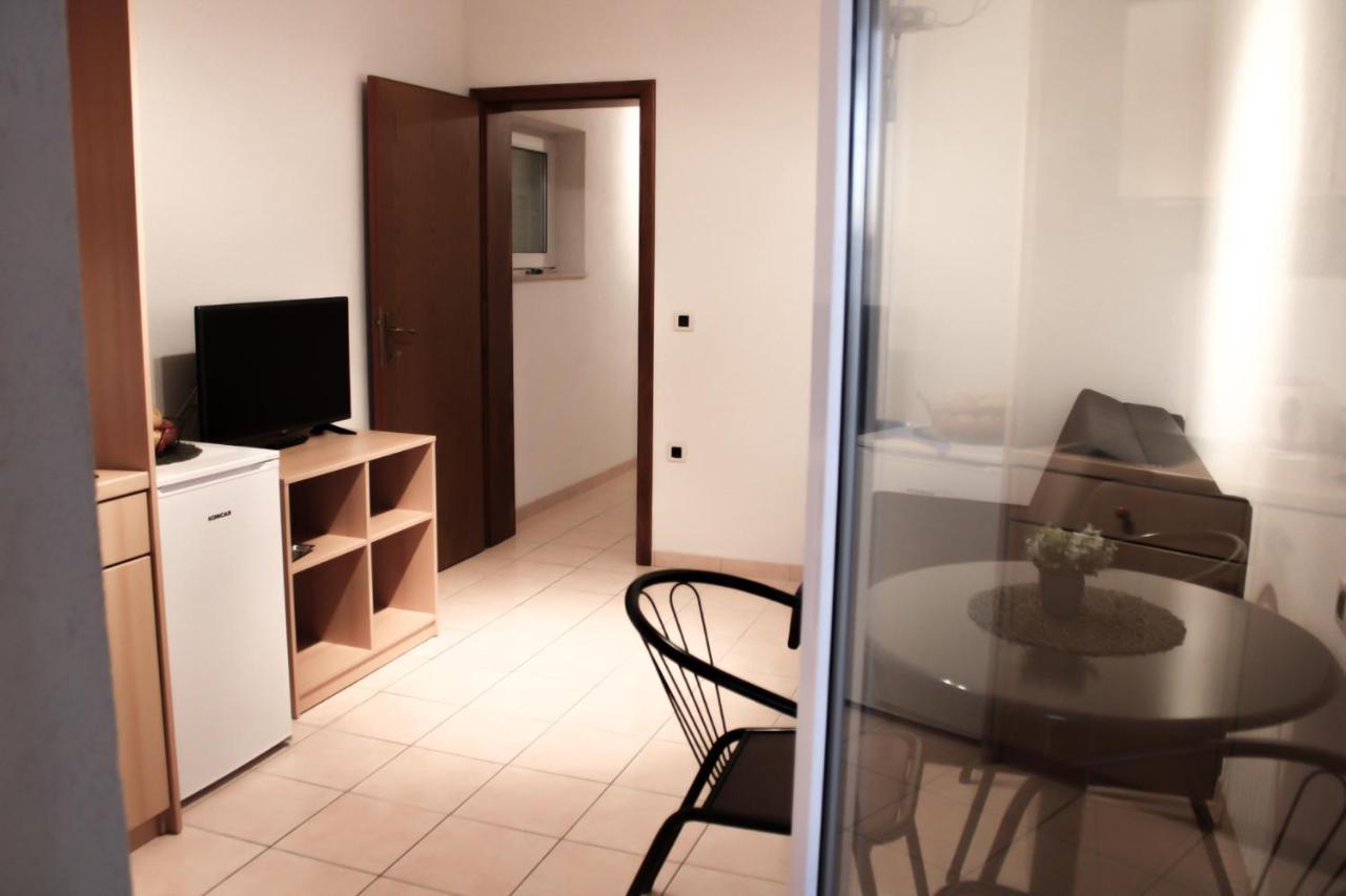 Apartments Larus Башка-Вода Екстер'єр фото
