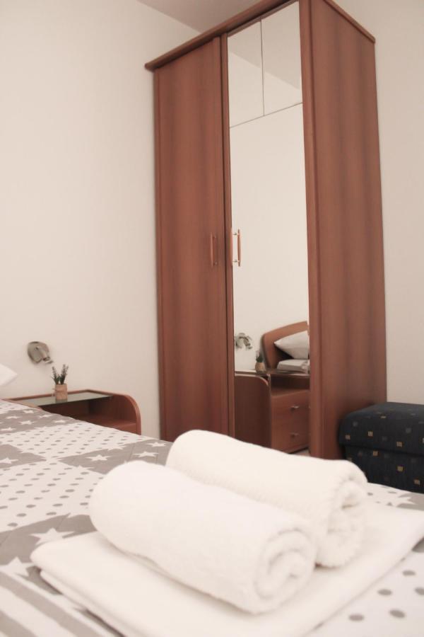 Apartments Larus Башка-Вода Екстер'єр фото