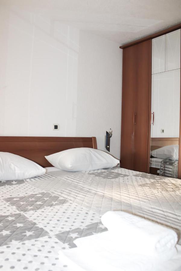Apartments Larus Башка-Вода Екстер'єр фото