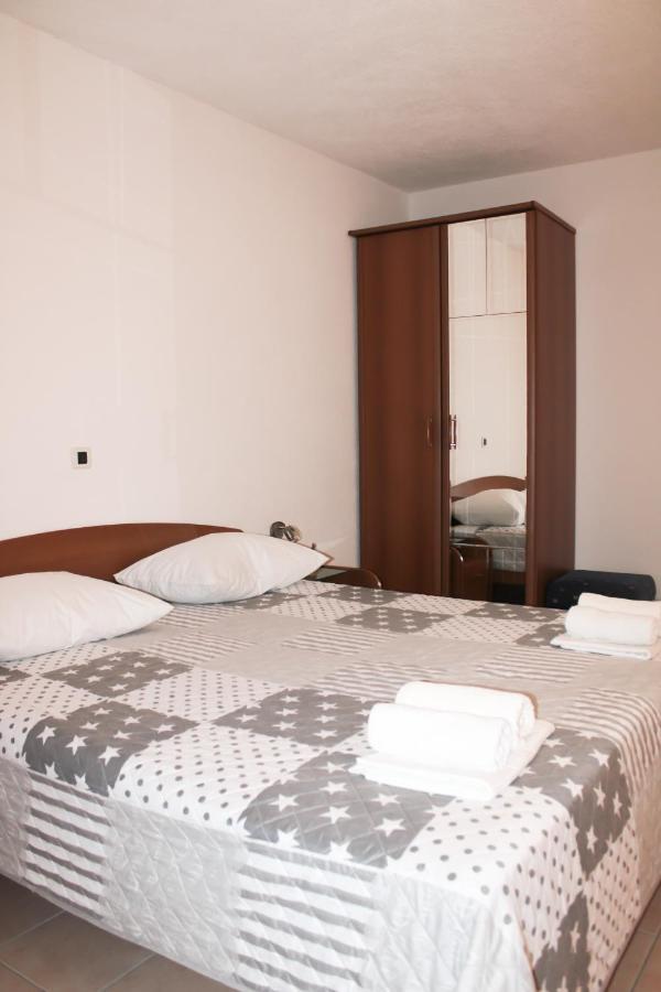 Apartments Larus Башка-Вода Екстер'єр фото